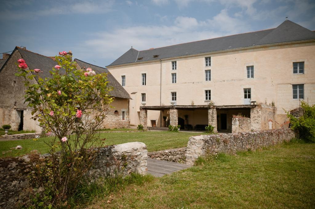 Gite Des Grands Moulins De Bauge Exteriör bild