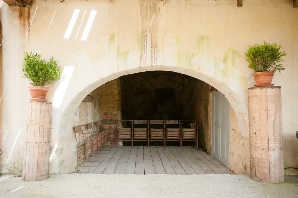 Gite Des Grands Moulins De Bauge Exteriör bild