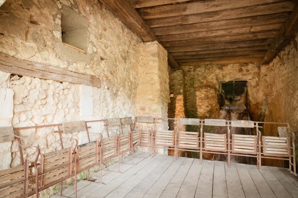 Gite Des Grands Moulins De Bauge Exteriör bild